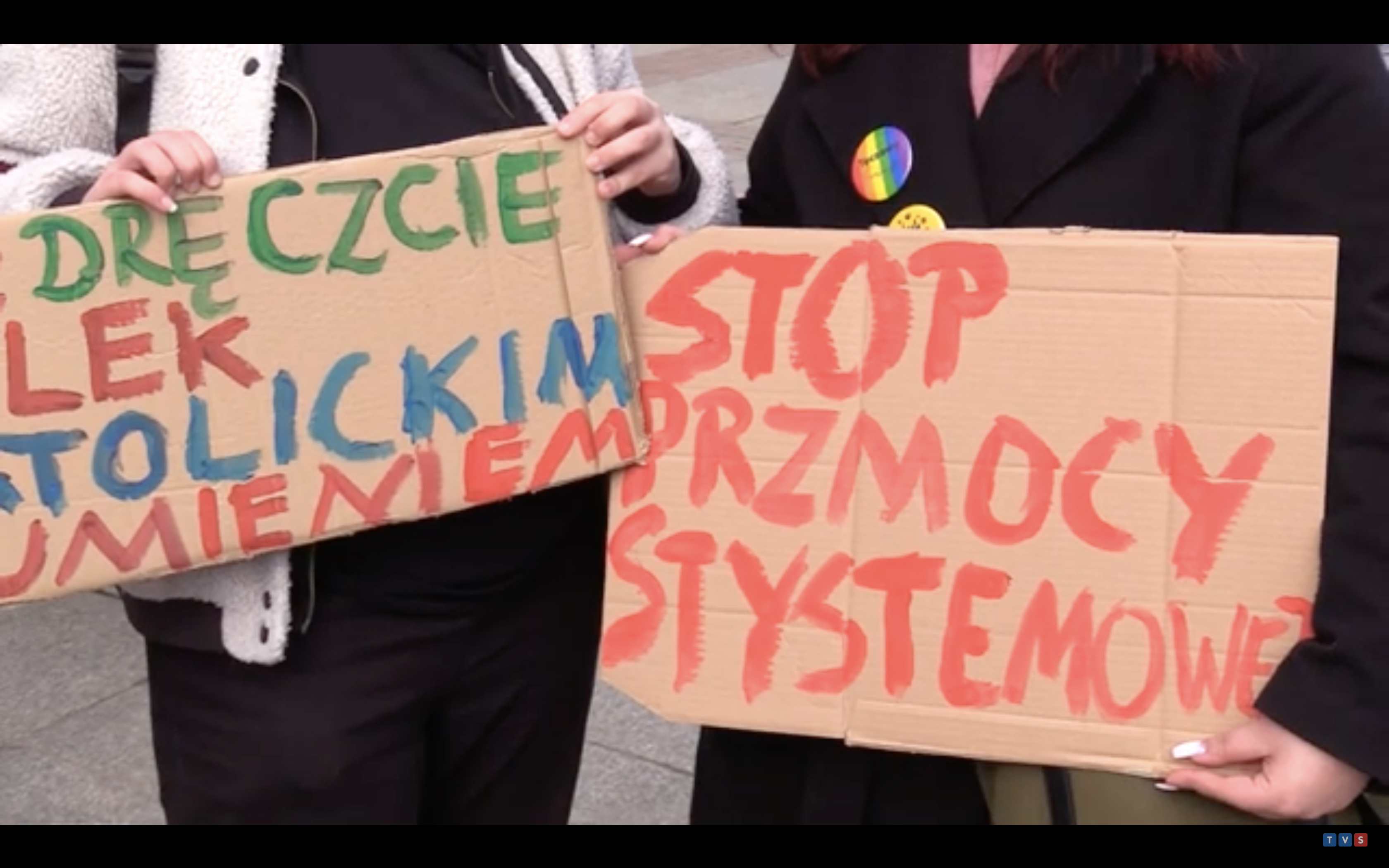 Organizatorzy uważają także, że Polki nie są chronione wystarczająco, gdy dochodzi do gwałtu lub przemocy w rodzinie.