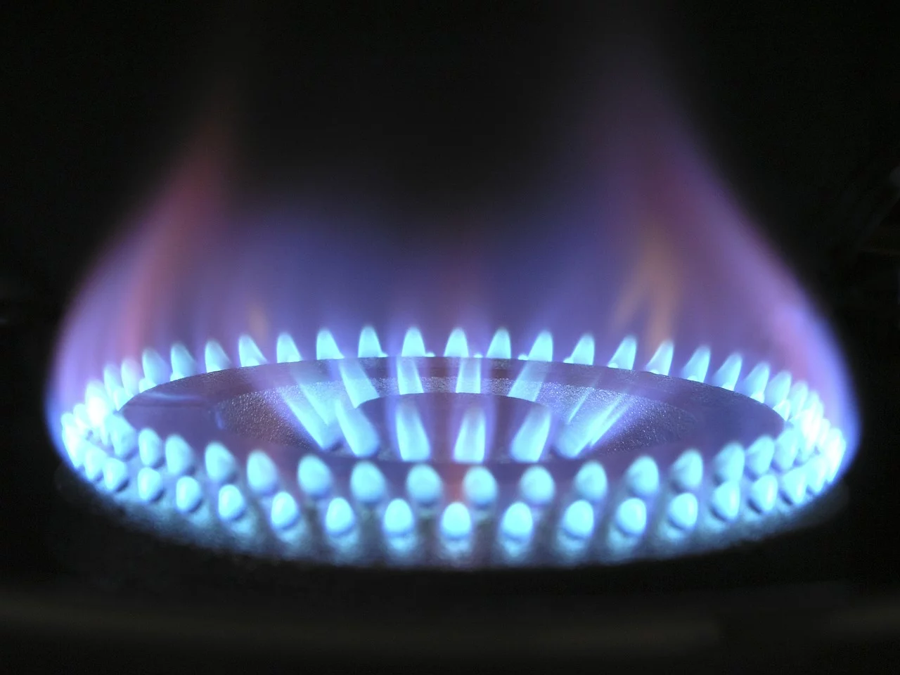 Stop podwyżkom cen prądu i gazu. PiS zbiera podpisy