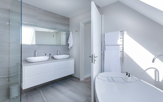 Jak wybrać aranżacje łazienki? (fot. pixabay.com)