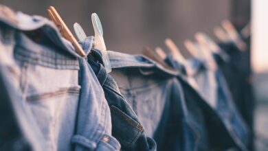 Jakie spodnie damskie warto mieć w swojej szafie? (fot. pixabay.com)