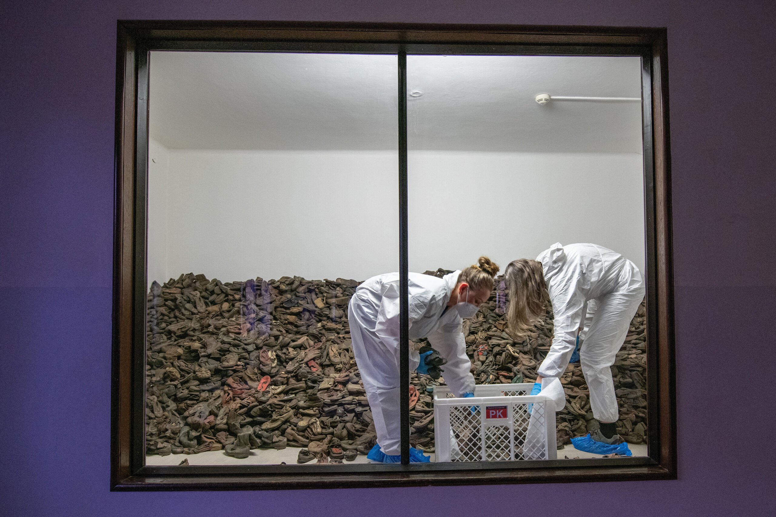 Ruszyła konserwacja bucików najmniejszych ofiar Holokaustu/fot.auschwitz.org