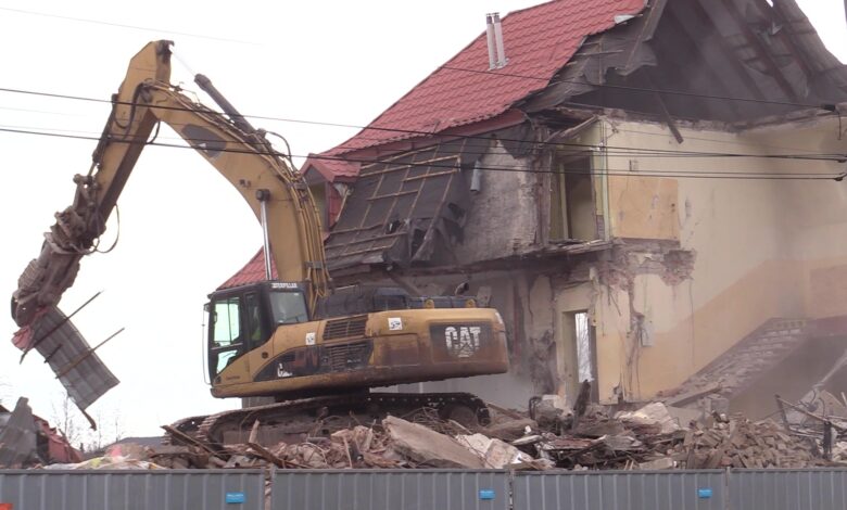 Mysłowice: Wyburzają szkołę w dzielnicy Larysz