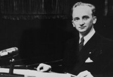 Benjamin Ferencz podczas procesów członków Einsatzgruppen. [fot. United States Holocaust Museum]