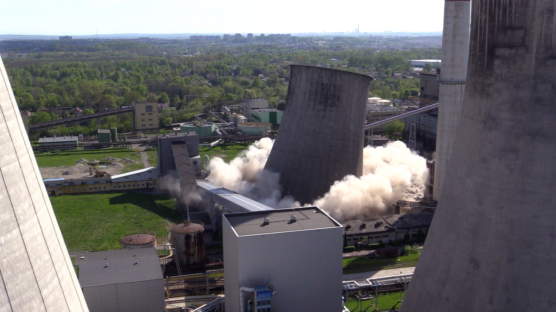 Wyburzenie chłodni w Elektrowni Łagisza. Zobaczcie wideo
