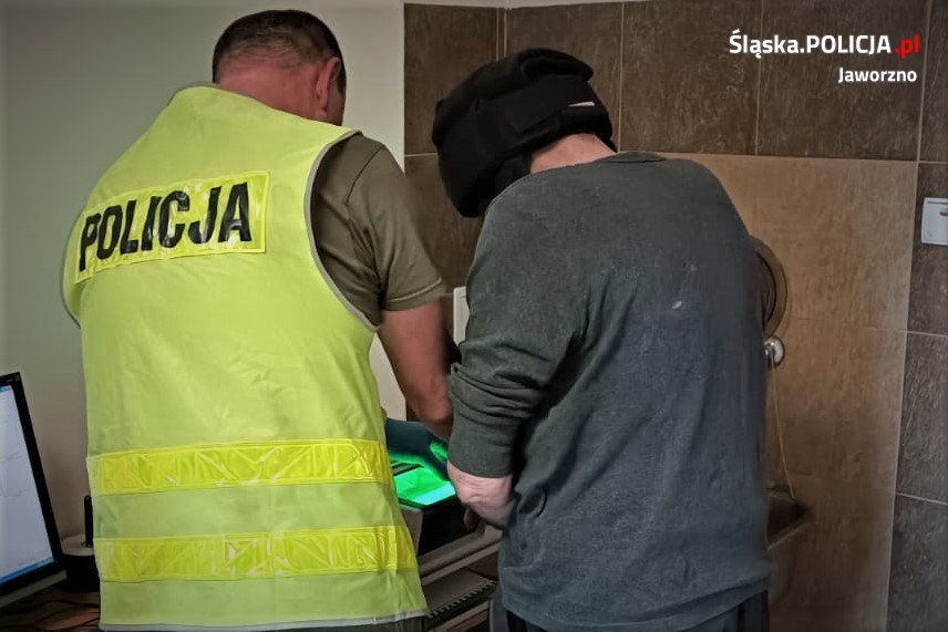 Jaworzno: Zaatakował żonę siekierą/fot.Śląska Policja