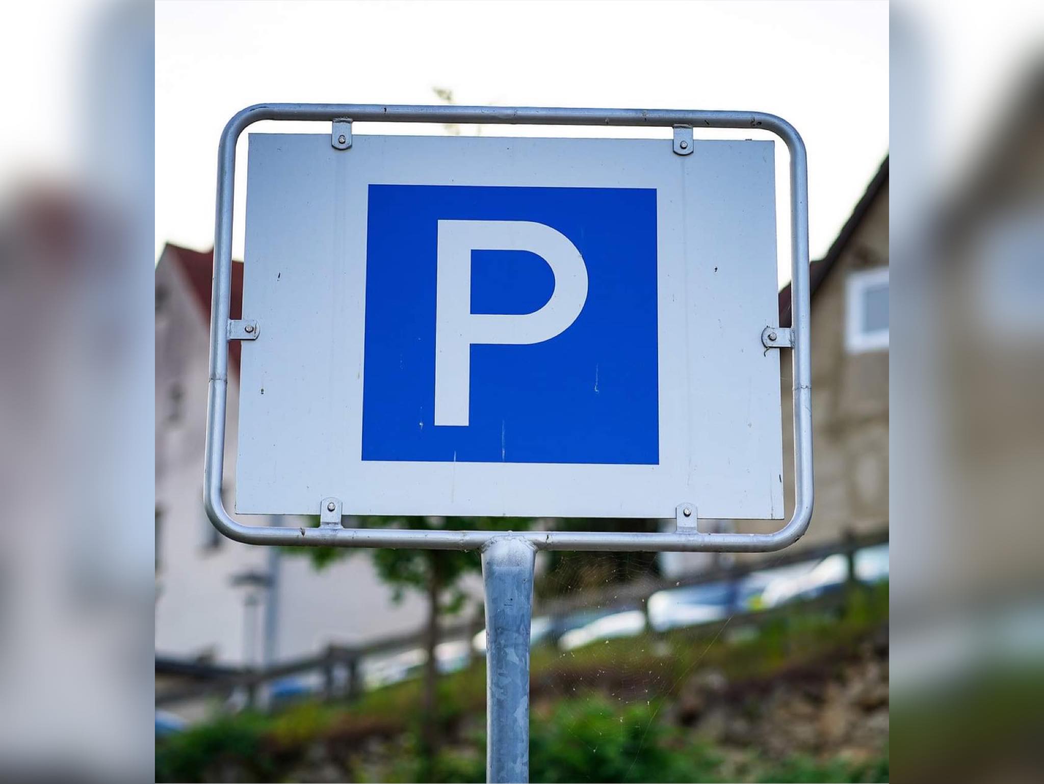 Nieprawidłowe parkowanie może kosztować ponad 1500 zł