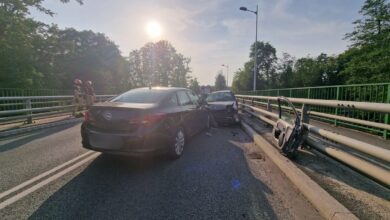 Czołowe zderzenie w Kobiórze. 8 osób rannych/fot.Śląska Policja