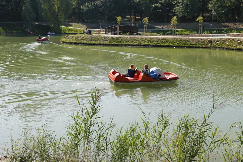 Bytom: Wypożyczalnia rowerów wodnych w Parku Miejskim otwarta/fot.UM Bytom