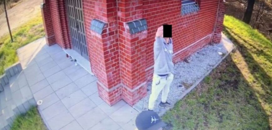 Zniszczyli kapliczkę w Piekarach. Jest wyrok dla wandali