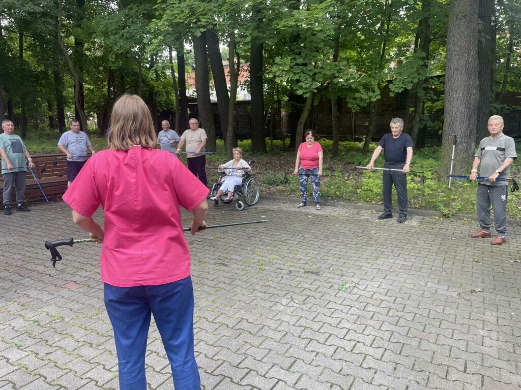 Srebrne Katowice: Sklepy socjalne wspierają seniorów