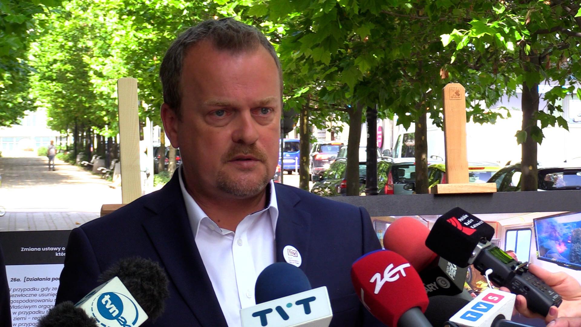 Śmieciowy problem. Prezydent Sosnowca "kolegą od odpadów"?