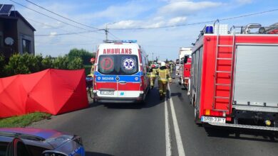 Seicento i ciężarówka. Tragedia w Świerklanach/fot.KMP Rybnik