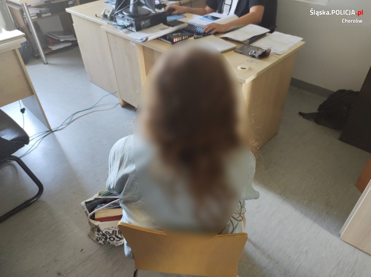 20-latka wpadła w szał na komendzie. Jest nagranie. Fot. Policja Śląska