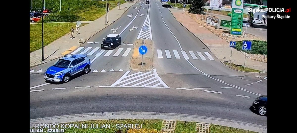 Policyjna eskorta ulicami Piekar. Liczyła się każda sekunda. Fot. Policja Śląska