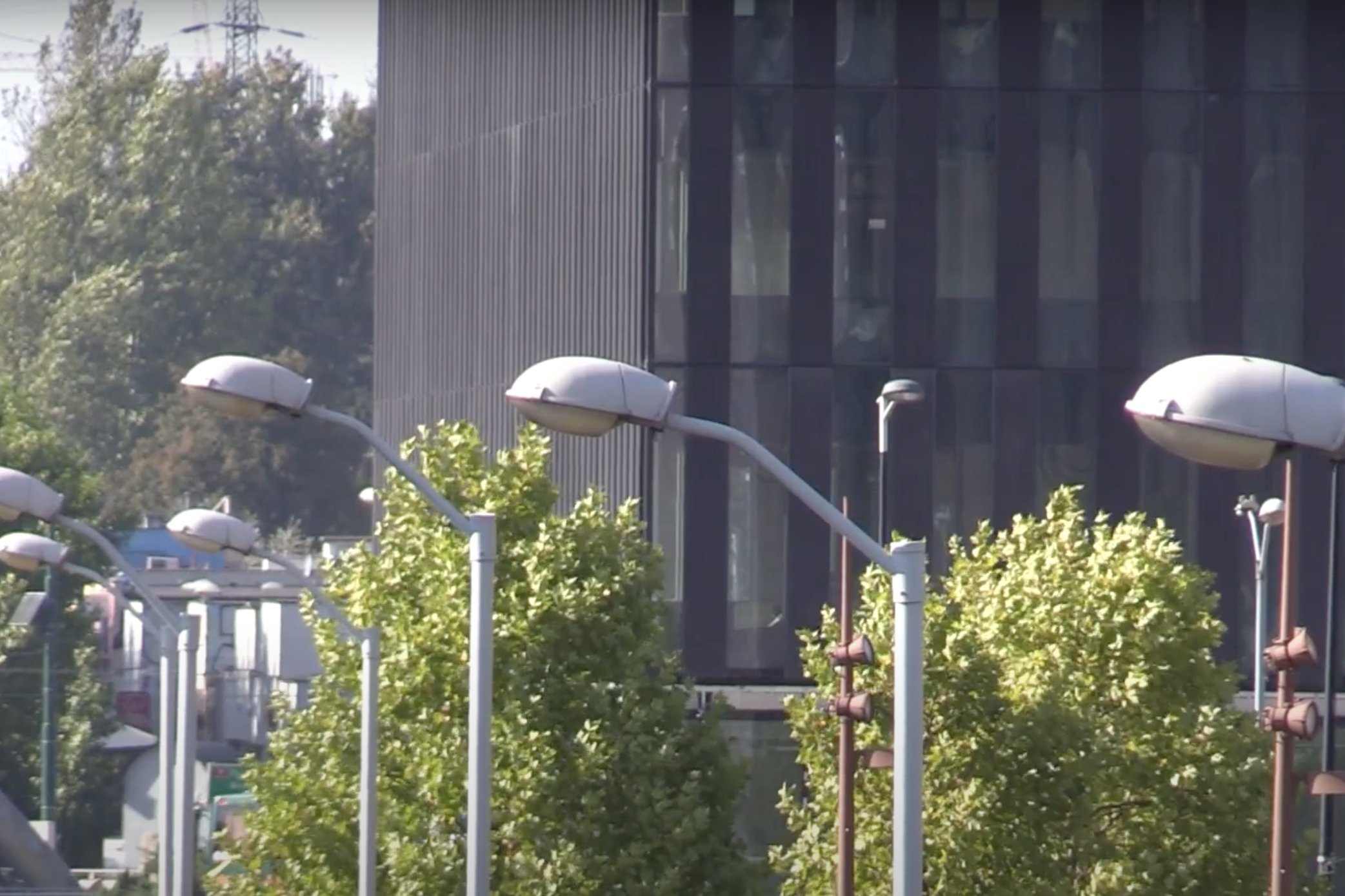 Miasta oszczędzają na prądzie [WIDEO]