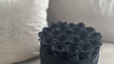 Jaki wybrać kolor wiecznej róży na prezent?