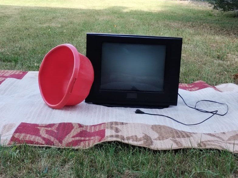Okradł z miłości. Łupem 30-latka padły telewizor, dywan i miska/fot.KMP Białystok