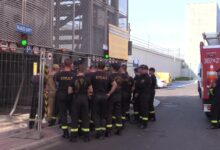 Strażacy ćwiczą na parkingu na Tylnej Mariackiej