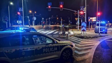 Wypadek przy ul. Bytomskiej w Tarnowskich Górach. Nie żyje motocyklista. [fot. Policja Śląska]