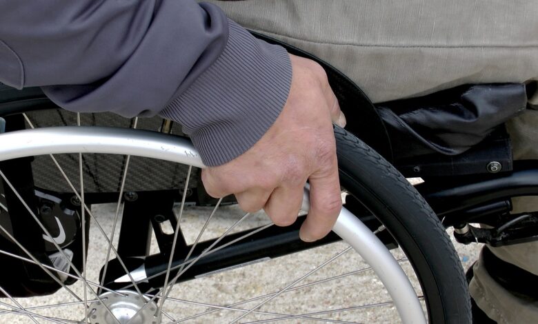 wypożyczalnia sprzętu dla niepełnosprawnych/fot.pixabay.com