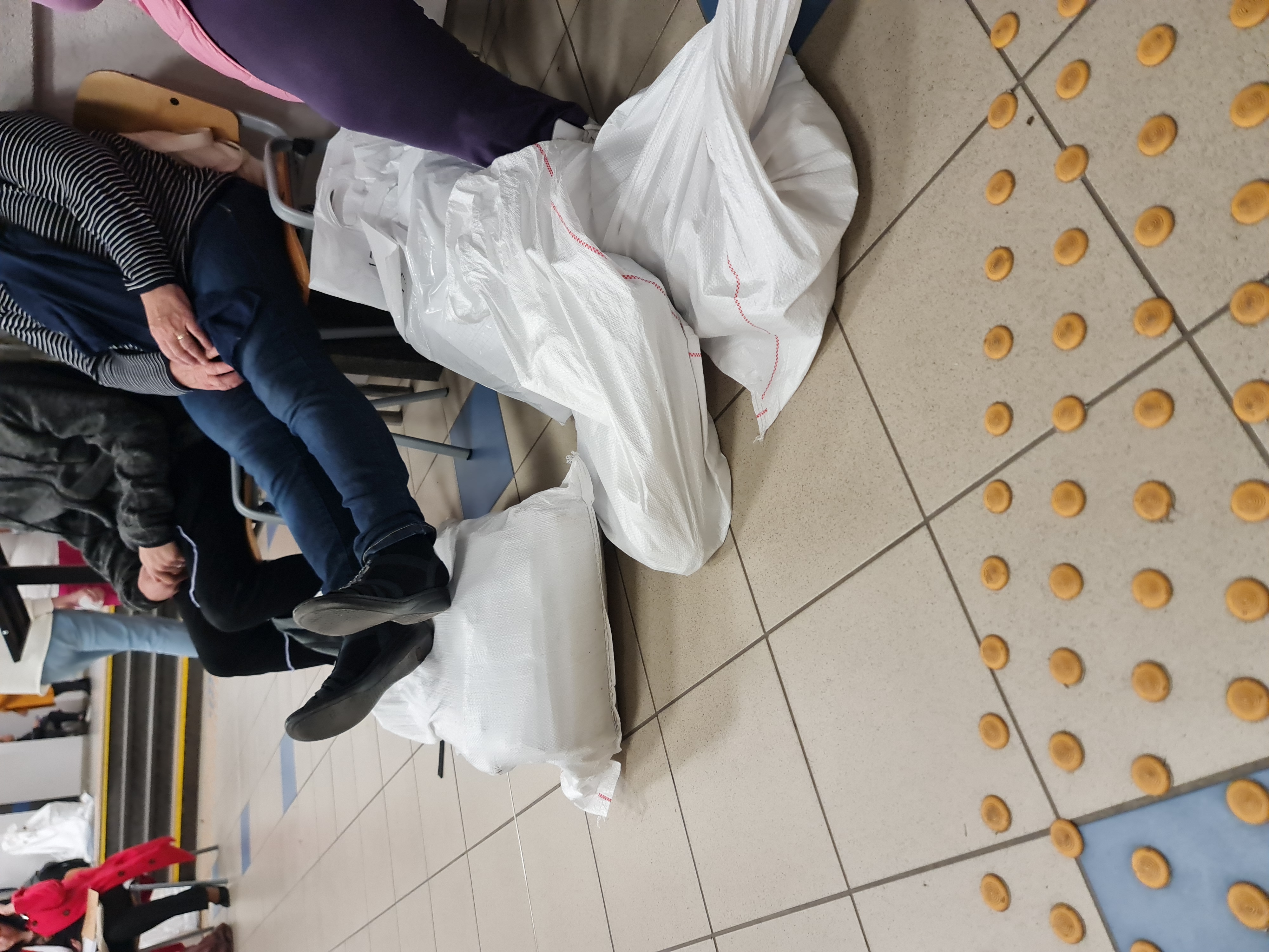 Liczenie głosów. Komisje utknęły w urzędach