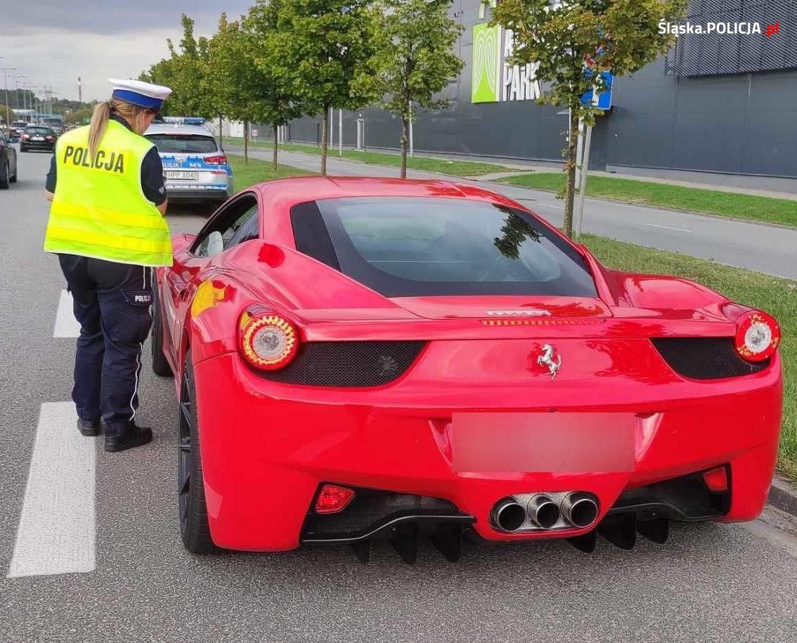 Szaleńcza jazda kierowcy ferrari w Częstochowie. Fot. Policja Śląska