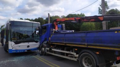 Zderzenie autobusu z ciężarówką w Rybniku. 14 osób poszkodowanych