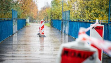 Tychy: Zamknęli kładkę nad torami. Zagraża bezpieczeństwu/fot.UM Tychy