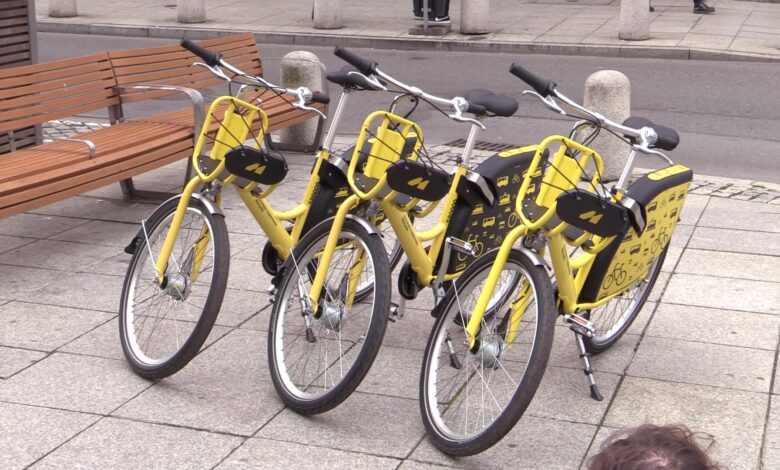 Żółte rowery na ulicach śląskich miast
