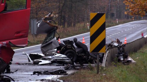 Z auta wypadł silnik. Tragedia w pow. tarnogórskim