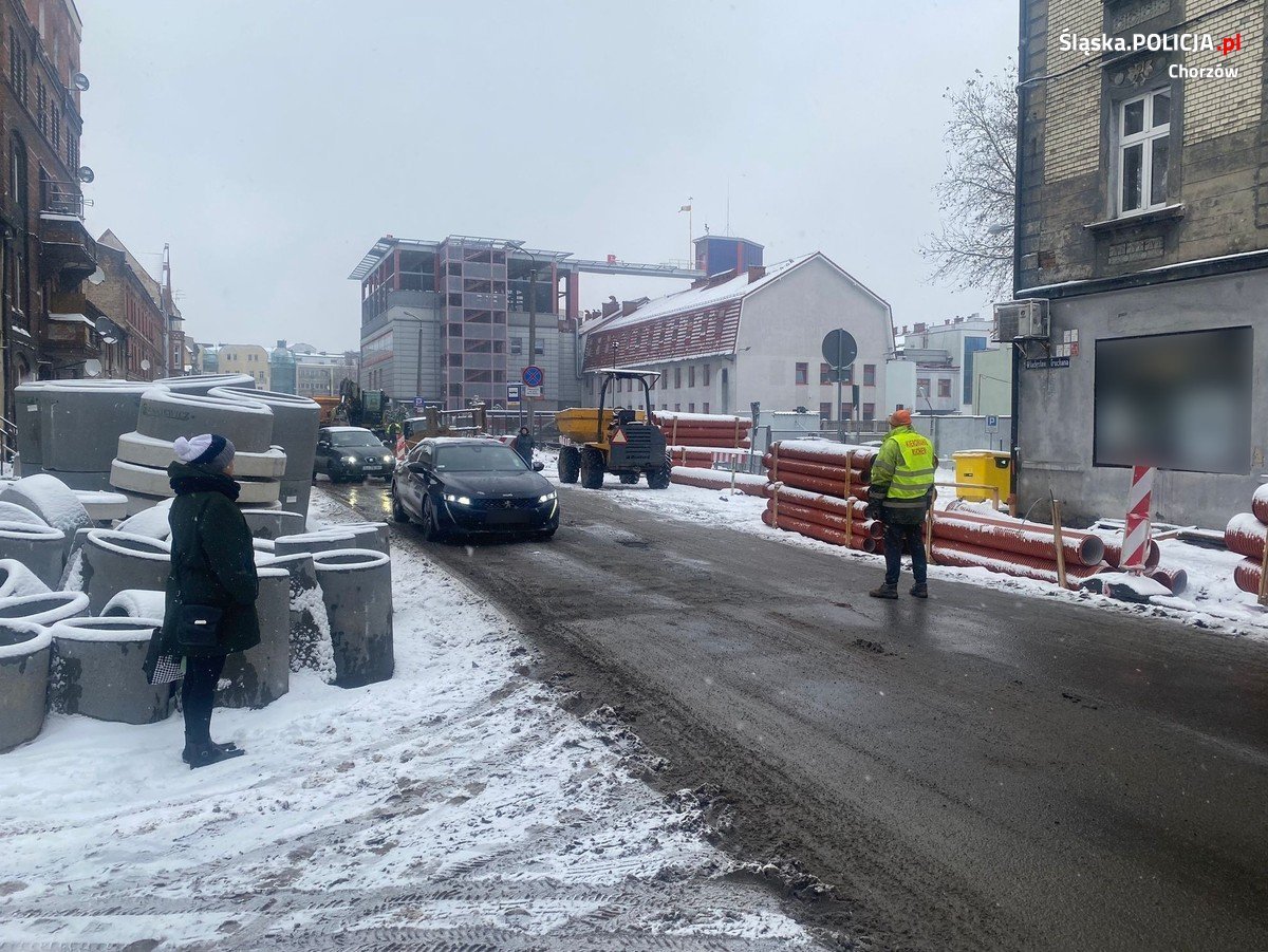 Śląskie: Kierował ruchem po pijaku/fot.Śląska Policja