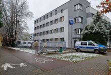 Samochodem prosto po drodze pieszo-rowerowej. Jest wideo. Fot. Policja Śląska