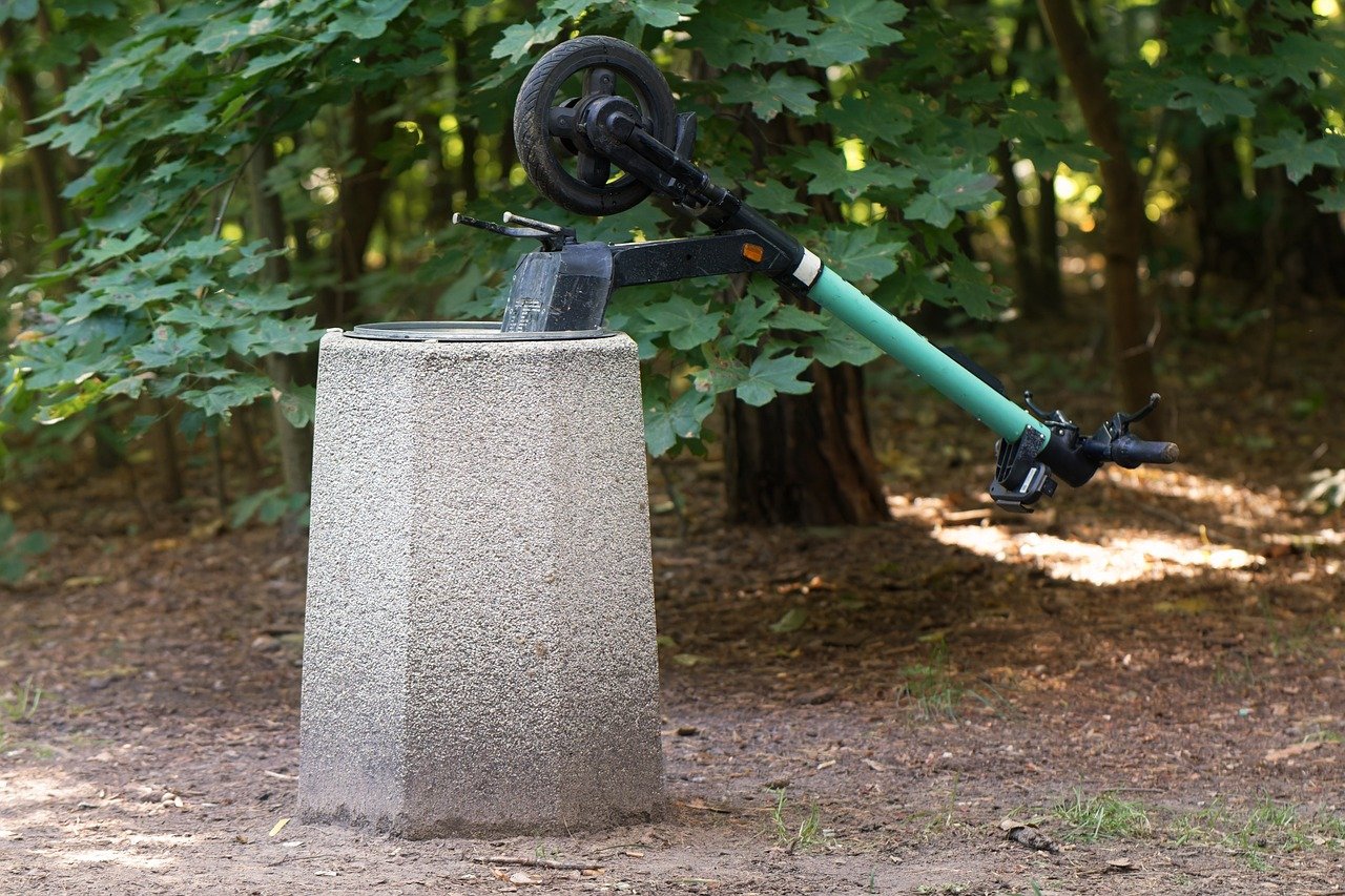 Obowiązkowe OC dla elektrycznych hulajnóg?/fot.pixabay.com