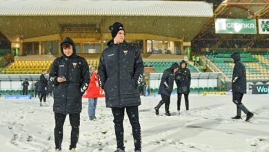 Zima w regionie. Zamiast meczu bitwa na śnieżki. Fot. GKS Tychy