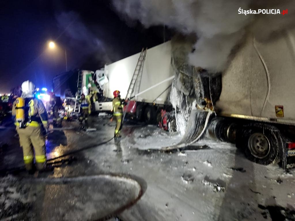 Śląskie: Tragedia na A1. Droga jest zablokowana/fot.Śląska Policja/fb