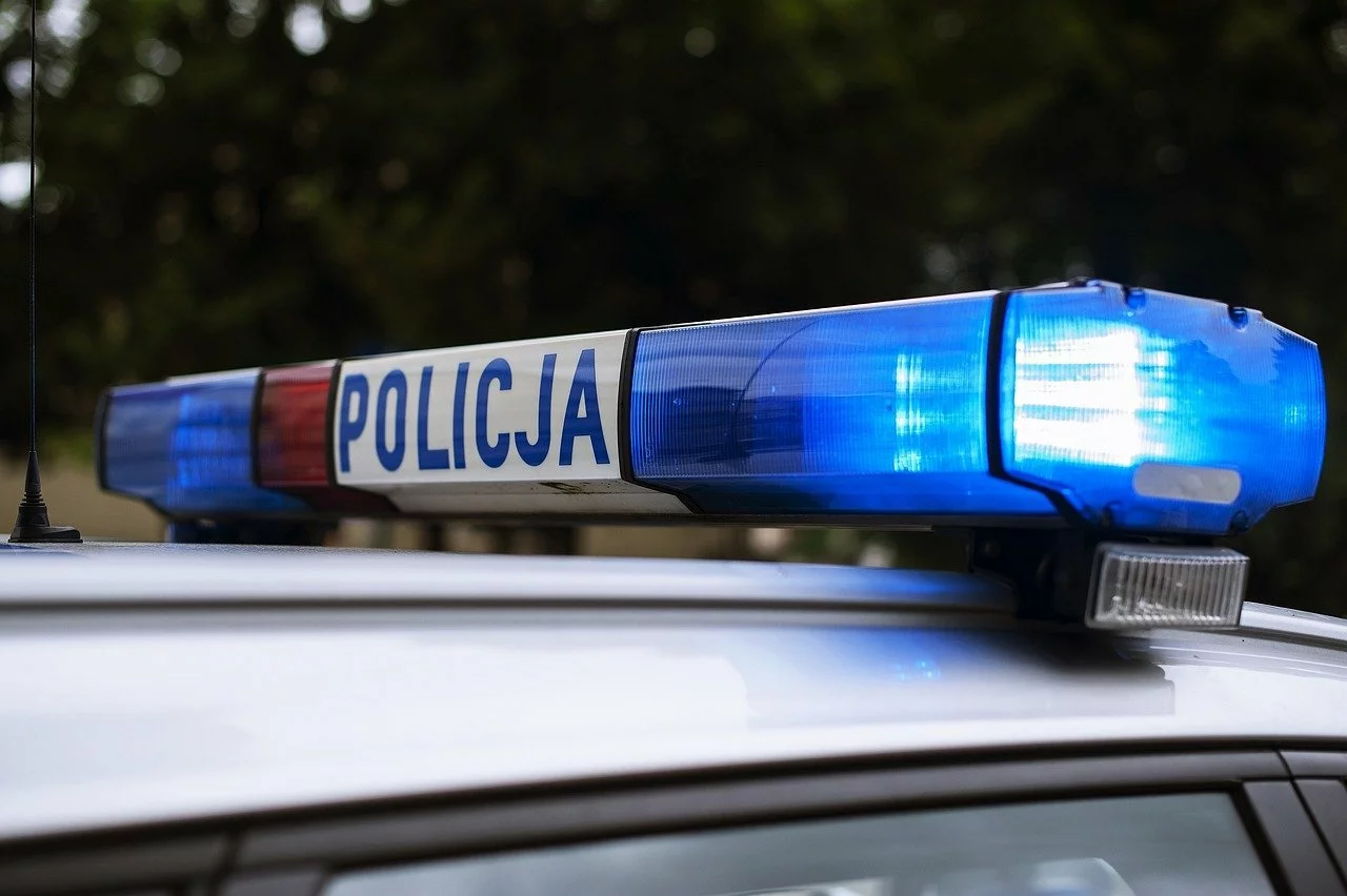 Półtoraroczne dziecko wypadło z okna kamienicy