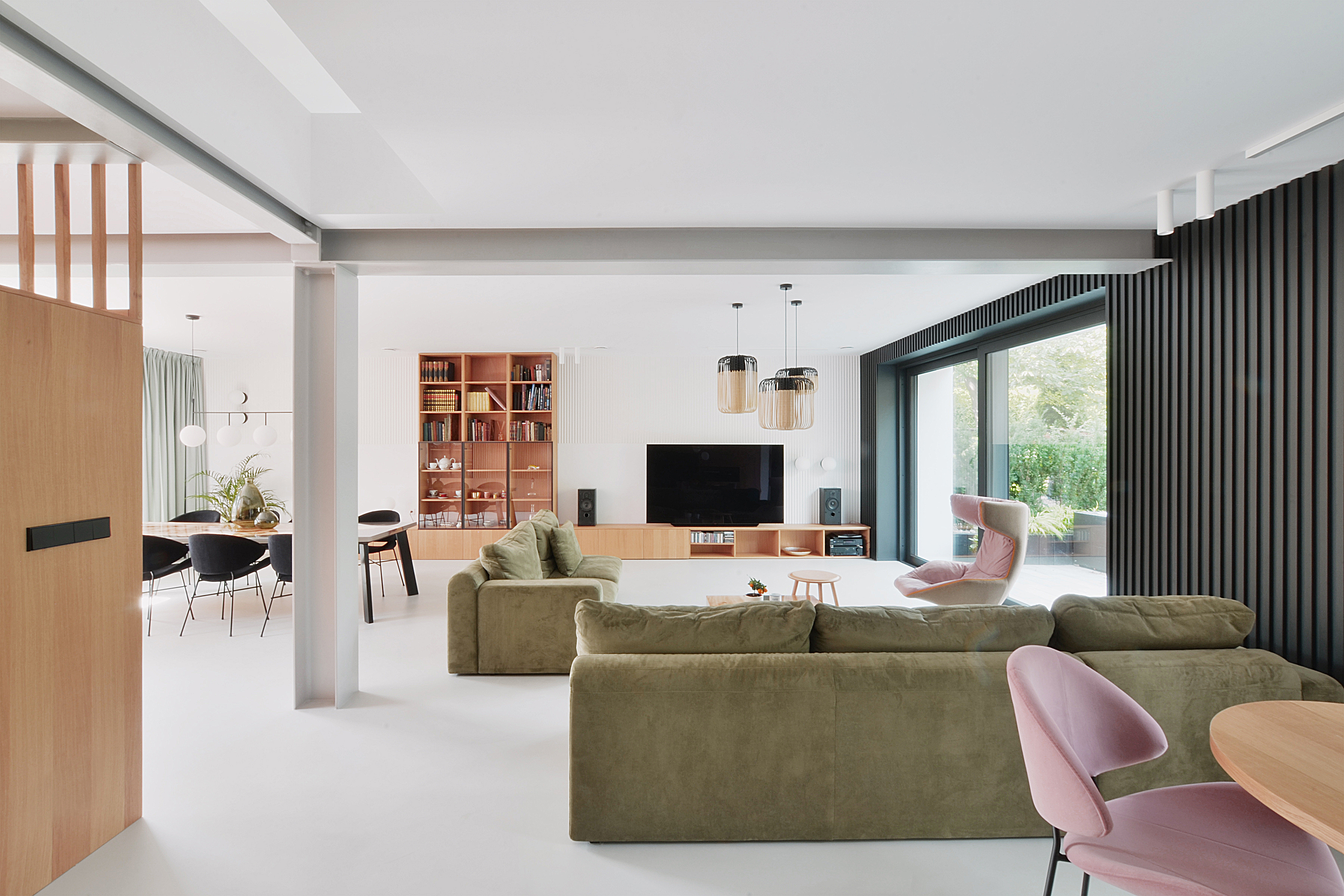 Niesamowity dom z lat 70. po przebudowie zachwyca. Stoi w Katowicach