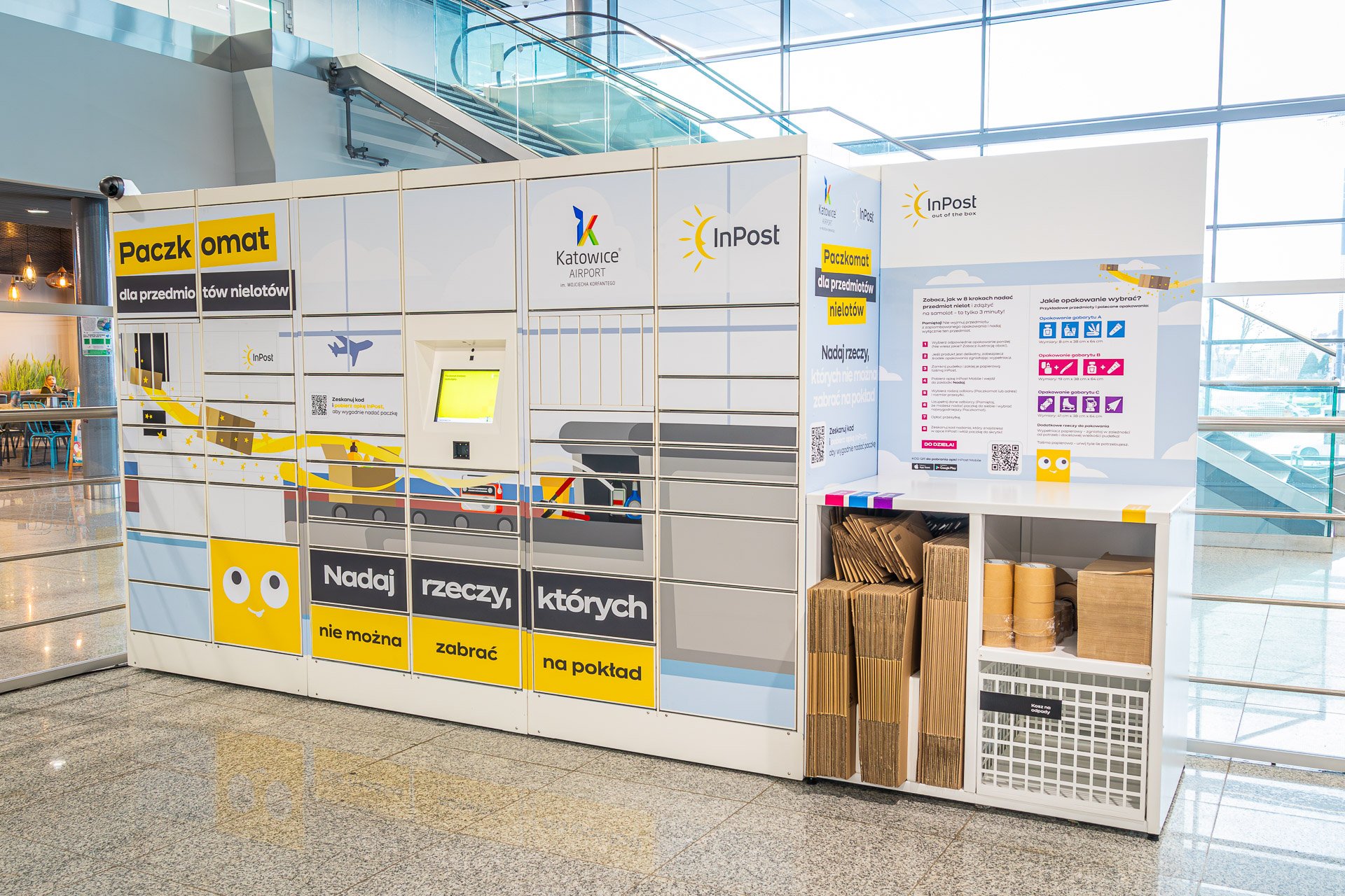 Paczkomat na lotnisku w Pyrzowicach
