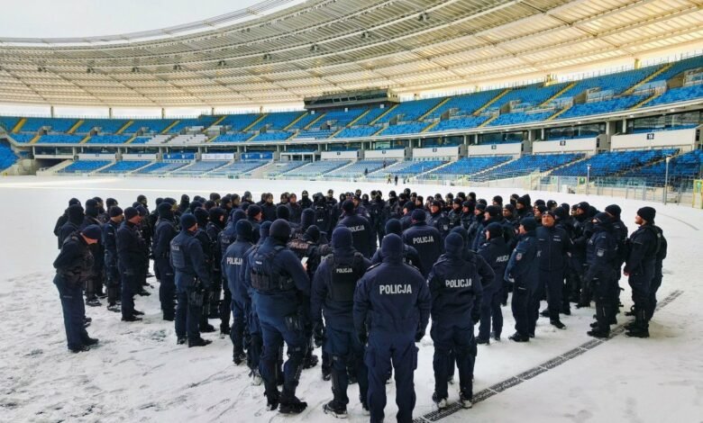 Policjanci gotowi na Ekstraklasę na Stadionie Śląskim/fot.Śląska Policja