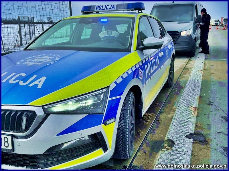 Skorzystał z "korytarza życia". Nie chciał stać w korku/fot.Policja Dolnośląska