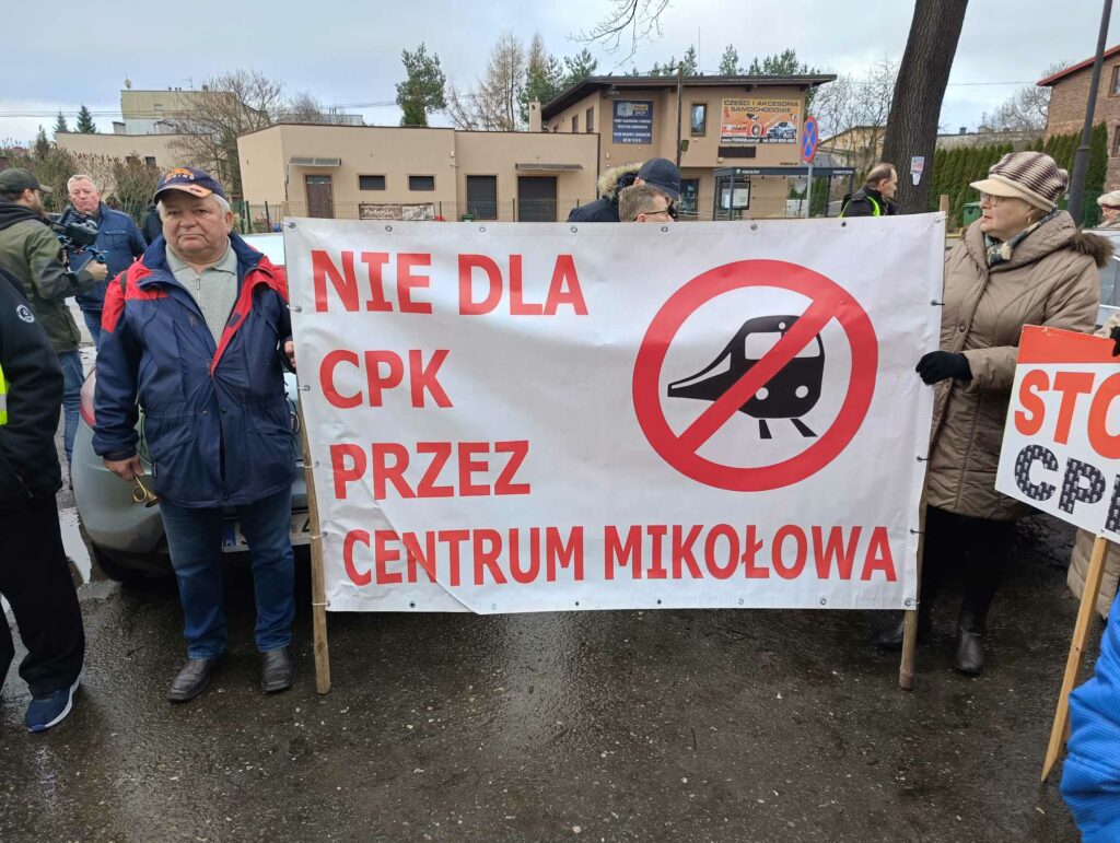 W Mikołowie trwa protest Stop CPK przez Śląsk Zobaczcie zdjęcia. Fot. Wojciech Żegolewski