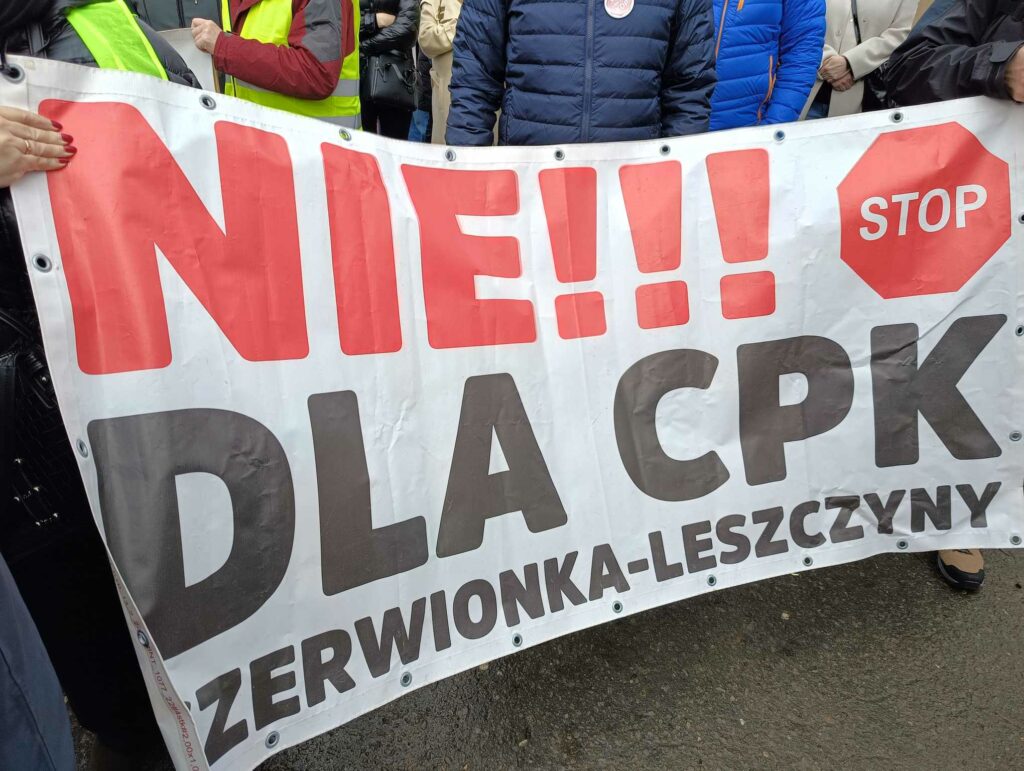 W Mikołowie trwa protest Stop CPK przez Śląsk Zobaczcie zdjęcia. Fot. Wojciech Żegolewski