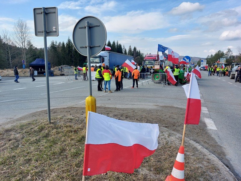 Potrącił protestującego rolnika. Kierowca ciężarówki chciał ominąć blokadę/fot.Policja Podkarpacka