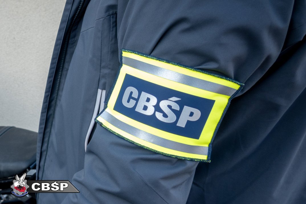 Kobieta wpadła do trzymetrowej studzienki. Nie mogła się wydostać. Fot. CBŚP