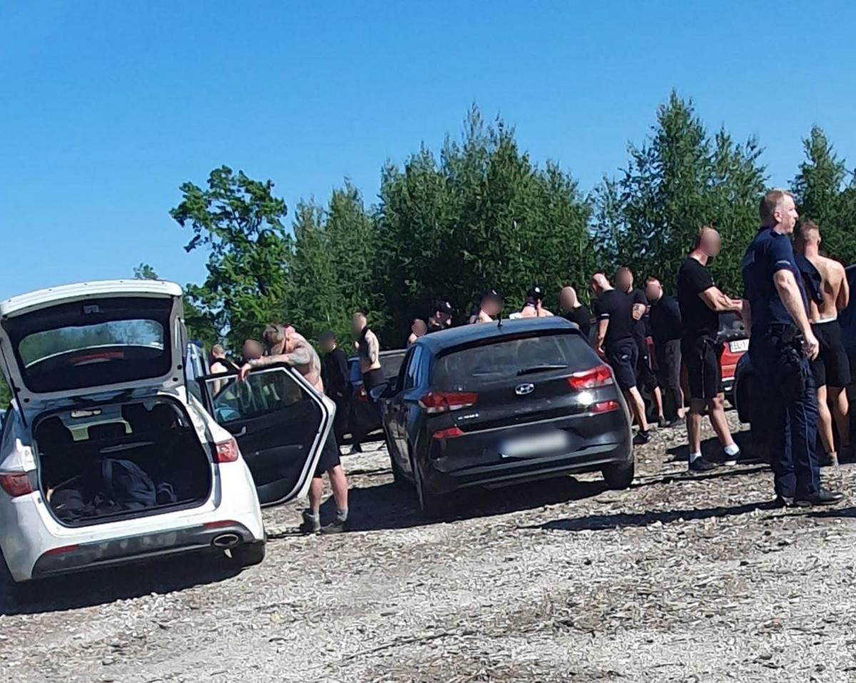 Do ustawki nie doszło. Policjanci wylegitymowali ponad 70 kiboli/fot.Policja Wielkopolska