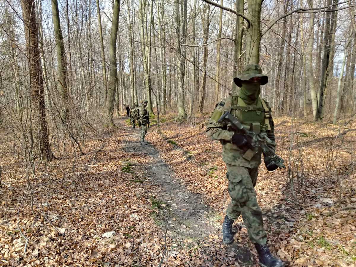 Akcje wojskowe w lesie w Bielsku. To tylko ćwiczenia. Fot. Policja Bielsko-Biała