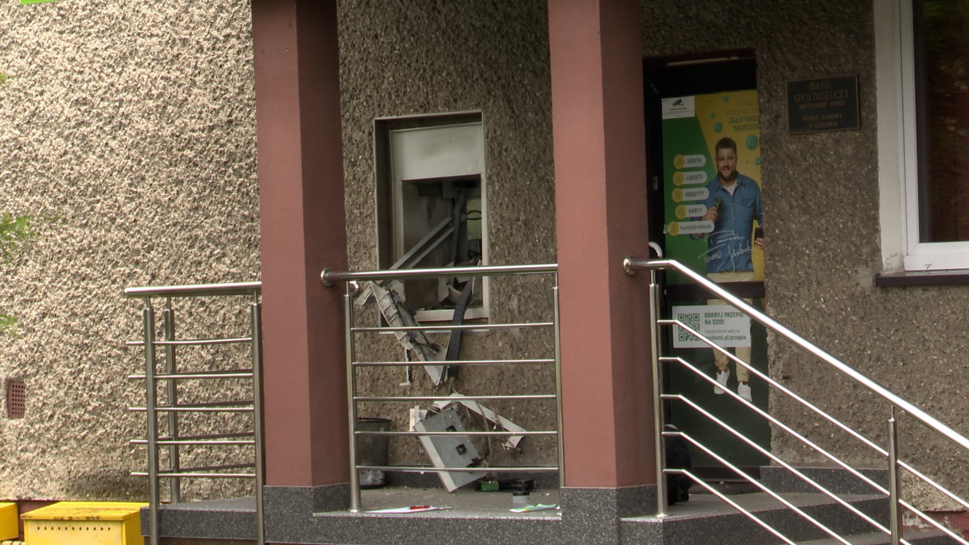 Ktoś wysadził bankomat w Godowie
