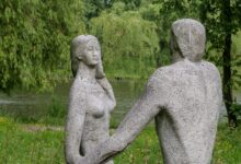 Rzeźba Dwoje z Bytomia przejdzie renowację. Fot. UM Bytom