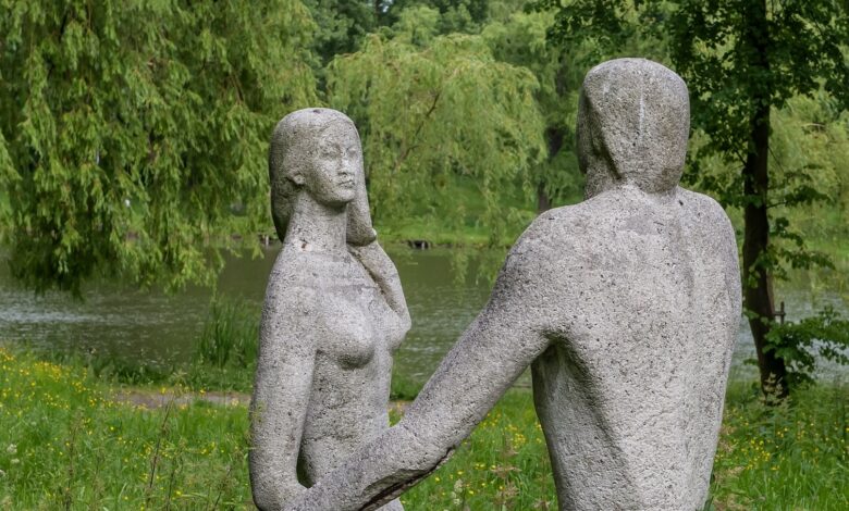 Rzeźba Dwoje z Bytomia przejdzie renowację. Fot. UM Bytom