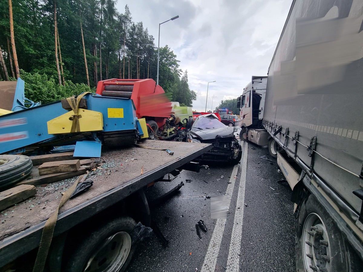 Wypadek kilku aut. Śmierć na miejscu/fot.Policja Małopolska